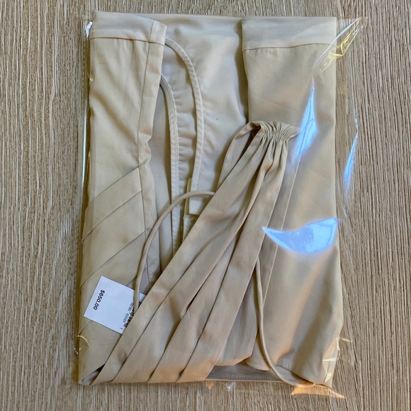 Zeynep Arcay Asymmetric X Cream Colored Bodysuit Sz 6 - Picture 16 of 16